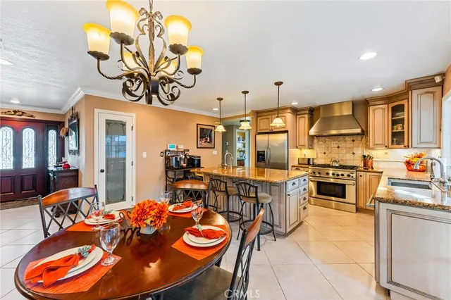 $1,083,000 | 2014 East 20th Street, Santa Ana, CA 92705