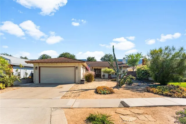 $1,083,000 | 2014 East 20th Street, Santa Ana, CA 92705