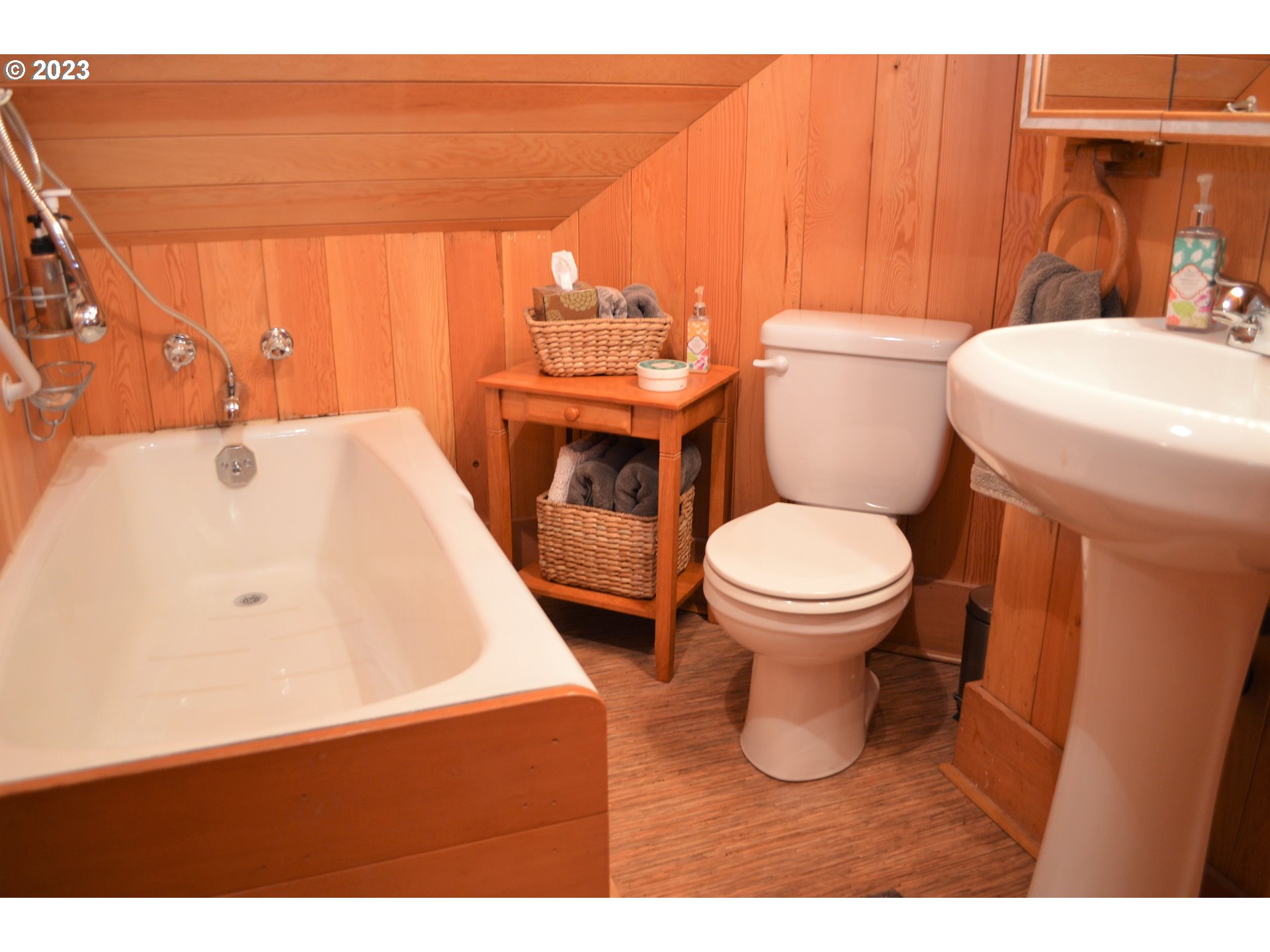 27502 Road 20 Rhododendron, OR 97049 - Photo 44 of 48 a bathroom with a toilet and a sink