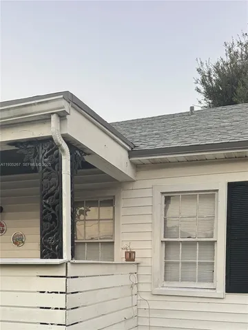 $1,200 | 3271 (rear Studio) Nw 15th Street, Miami, FL 33125