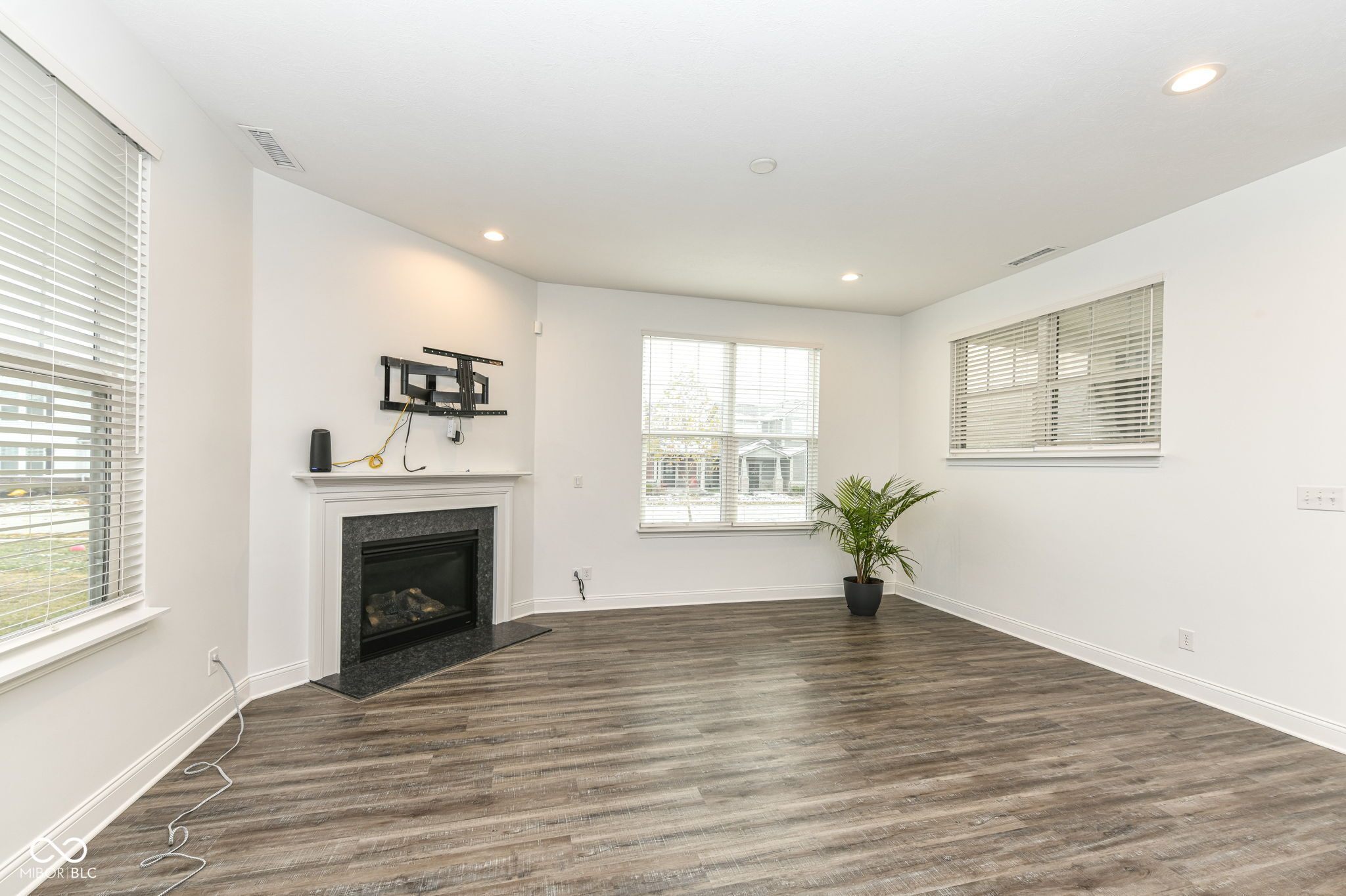 6977 McCain Way Carmel, IN 46033 - Photo 8 of 46