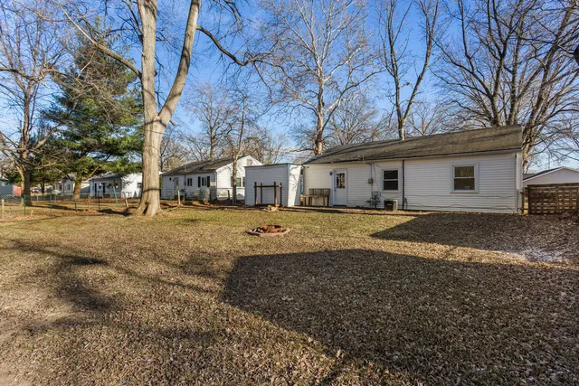 a house view with a outdoor space