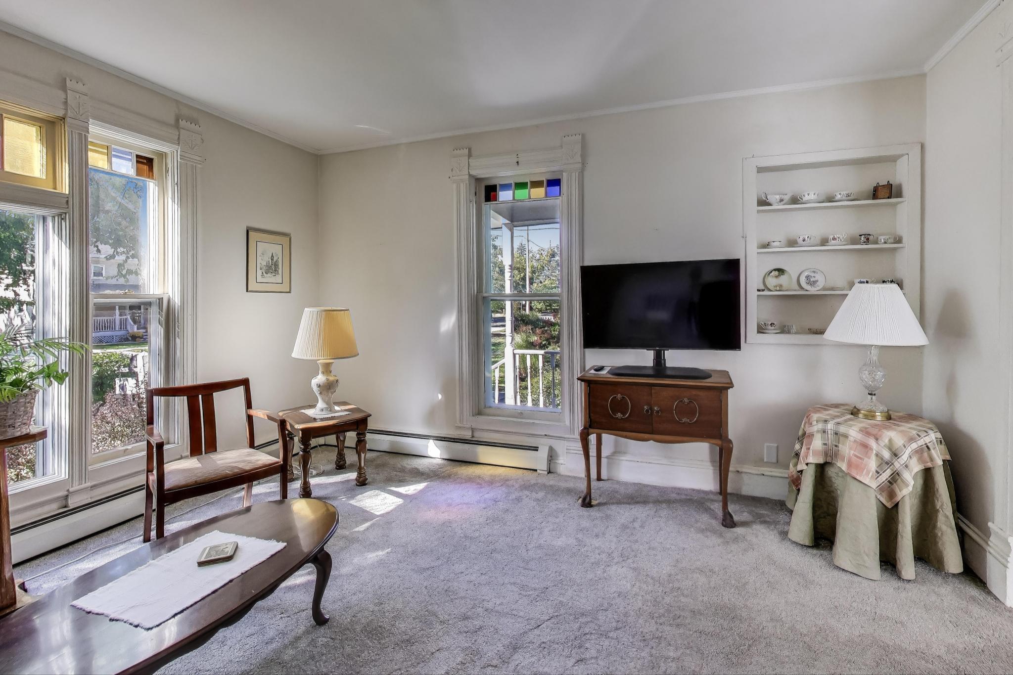 200 North Kane Street Burlington, WI 53105 - Photo 7 of 47 Living Room