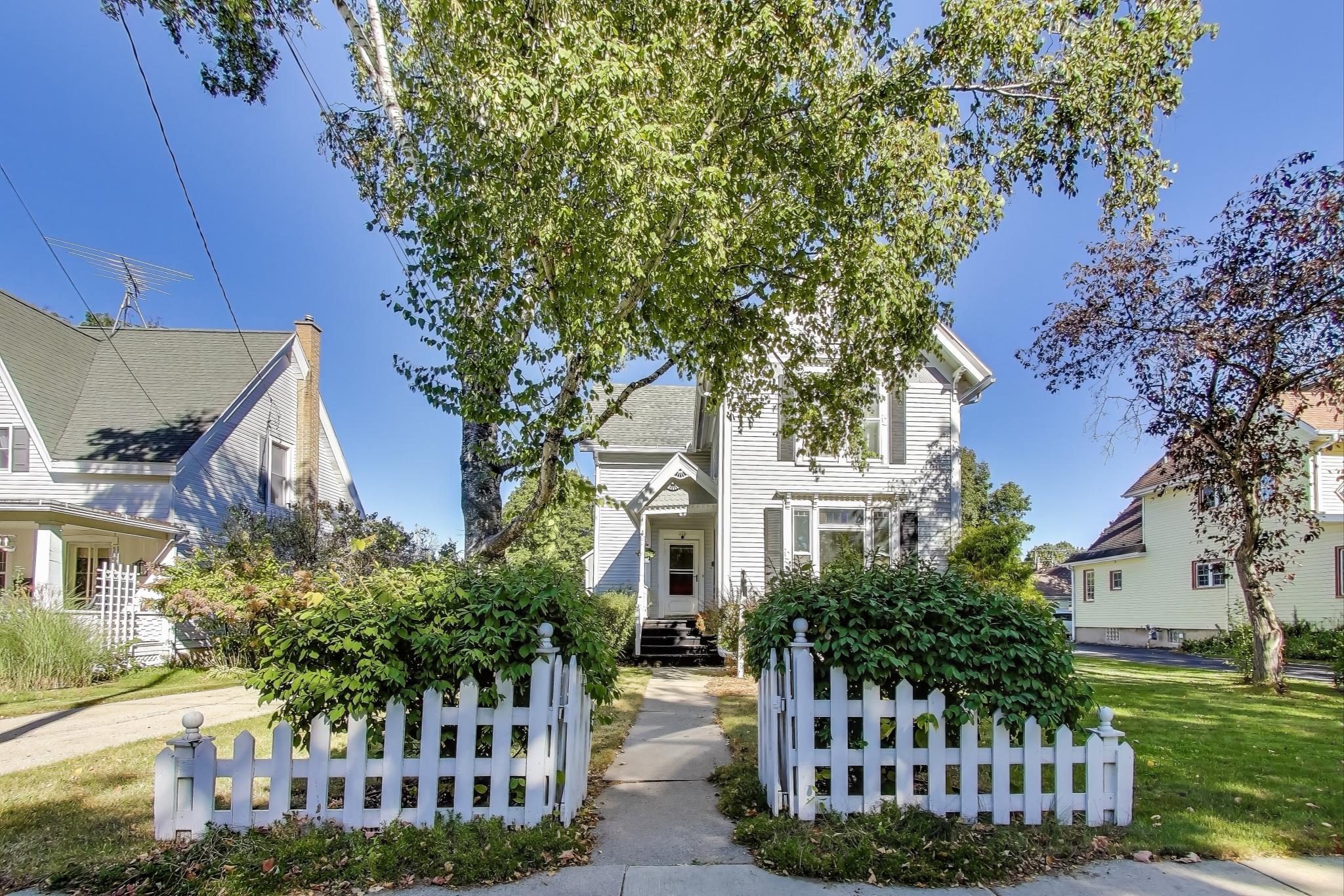 200 North Kane Street Burlington, WI 53105 - Photo 4 of 47 Front