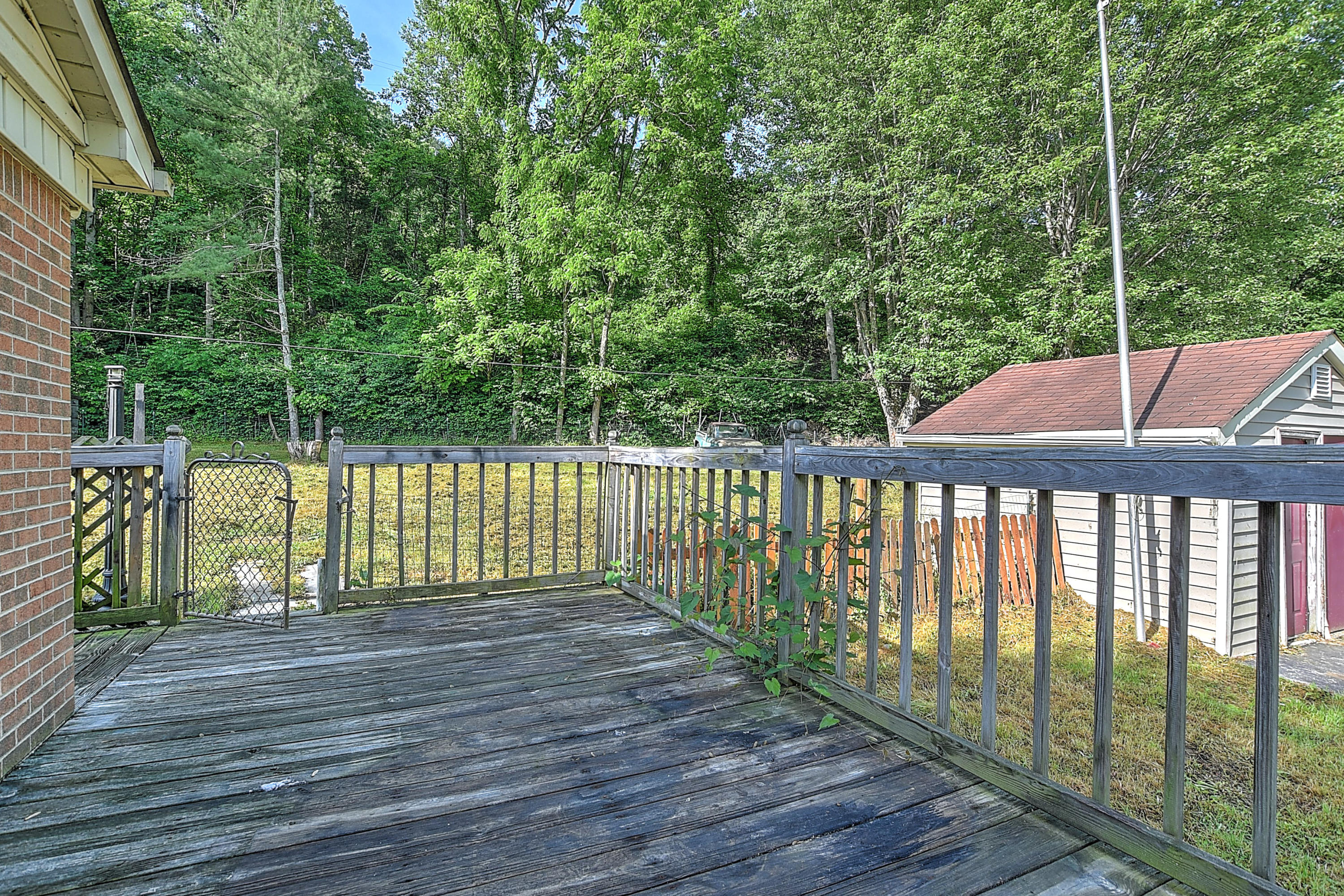 21270 McCann Road Damascus, VA 24236 - Photo 16 of 21 21270 McCan Rd-16