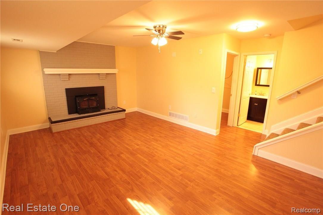 45018 Prestbury Road Canton, MI 48187 - Photo 30 of 47 IMG_754545018 Prestbury.JPG