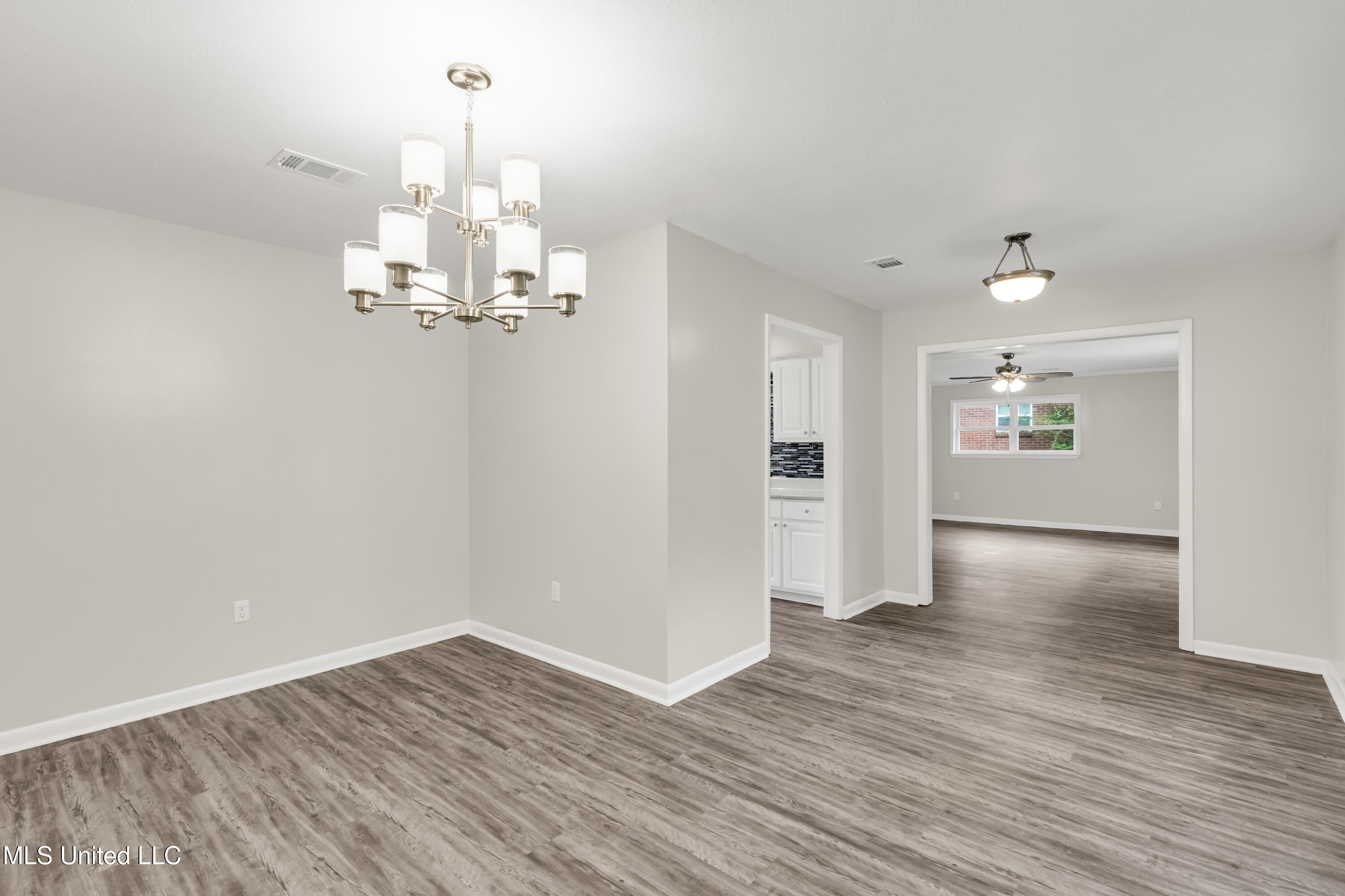 12399 Simpson Road Gulfport, MS 39503 - Photo 3 of 18 DSC06239