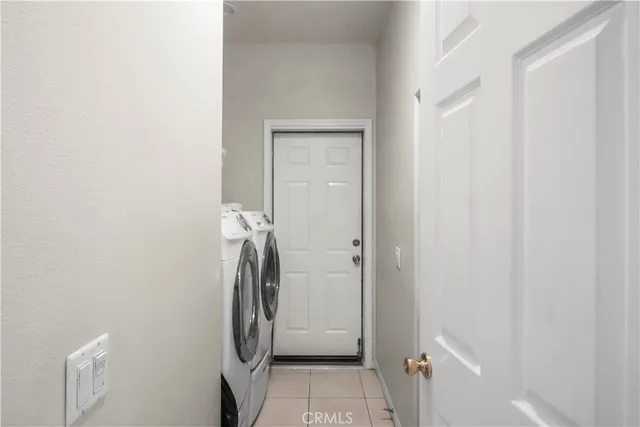 a view of utility room