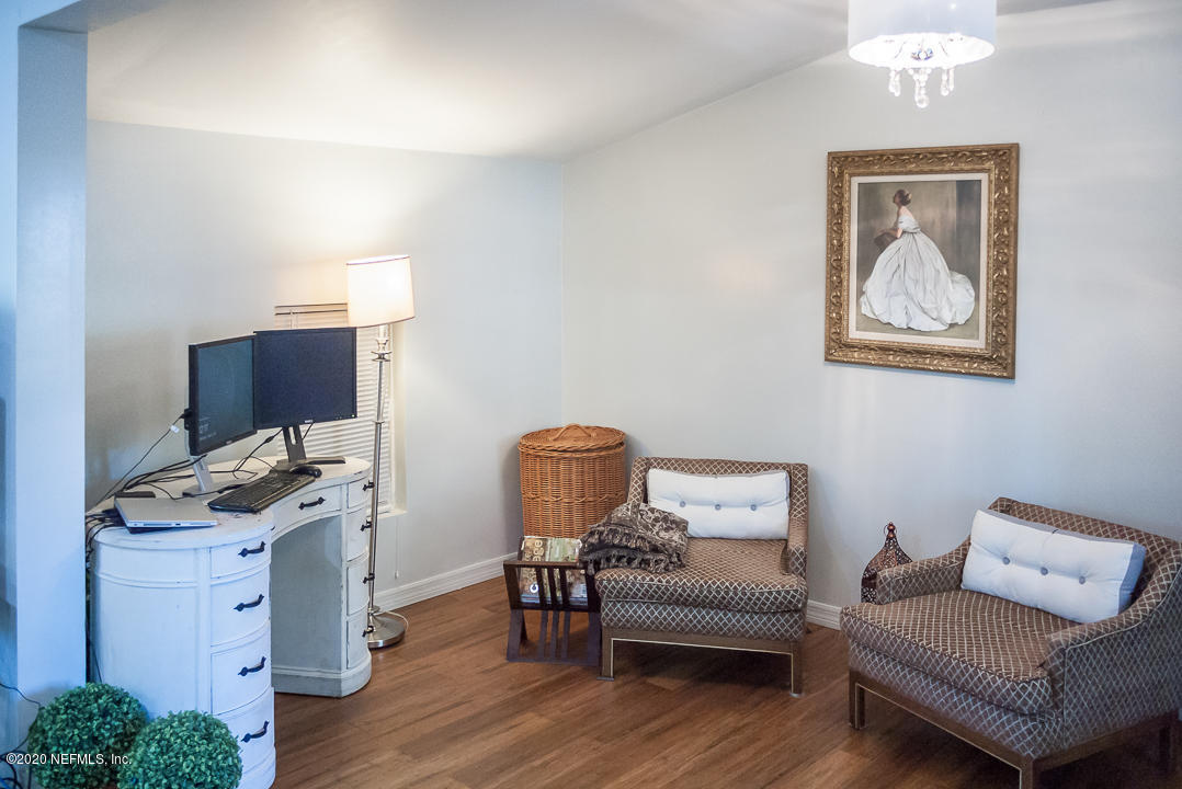 8492 Walden Road Jacksonville, FL 32244 - Photo 10 of 19 Sitting Area