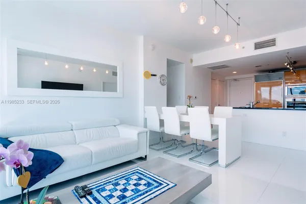 $7,500 | 6799 Collins Avenue, Unit 906, Miami Beach, FL 33141