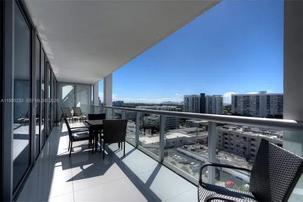 $7,500 | 6799 Collins Avenue, Unit 906, Miami Beach, FL 33141