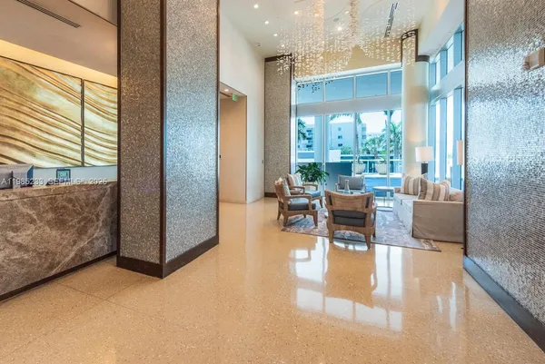 $7,500 | 6799 Collins Avenue, Unit 906, Miami Beach, FL 33141