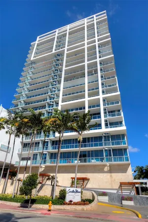 $7,500 | 6799 Collins Avenue, Unit 906, Miami Beach, FL 33141