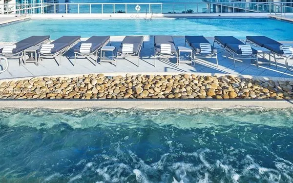 $7,500 | 6799 Collins Avenue, Unit 906, Miami Beach, FL 33141