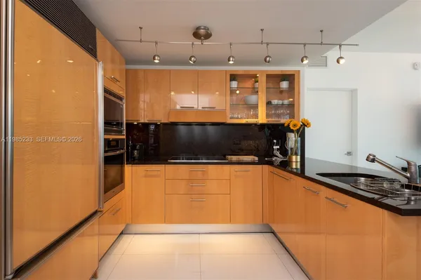 $7,500 | 6799 Collins Avenue, Unit 906, Miami Beach, FL 33141