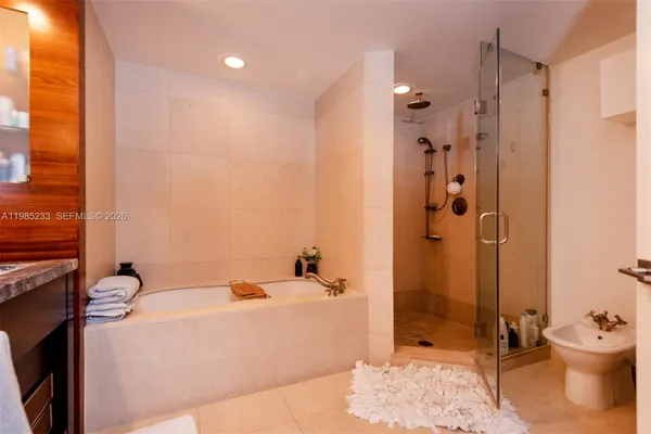 $7,500 | 6799 Collins Avenue, Unit 906, Miami Beach, FL 33141