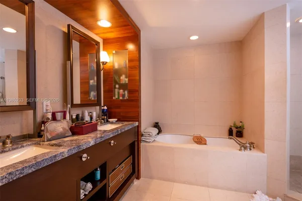 $7,500 | 6799 Collins Avenue, Unit 906, Miami Beach, FL 33141