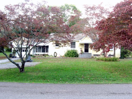 503 Oakcrest Road Knoxville, TN 37912 - Photo 1 of 1 Primary Photo