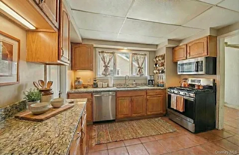 $699,000 | 93 Stuyvesant Plaza, Mount Vernon, NY 10552