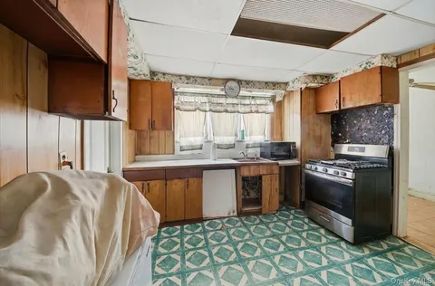 $699,000 | 93 Stuyvesant Plaza, Mount Vernon, NY 10552