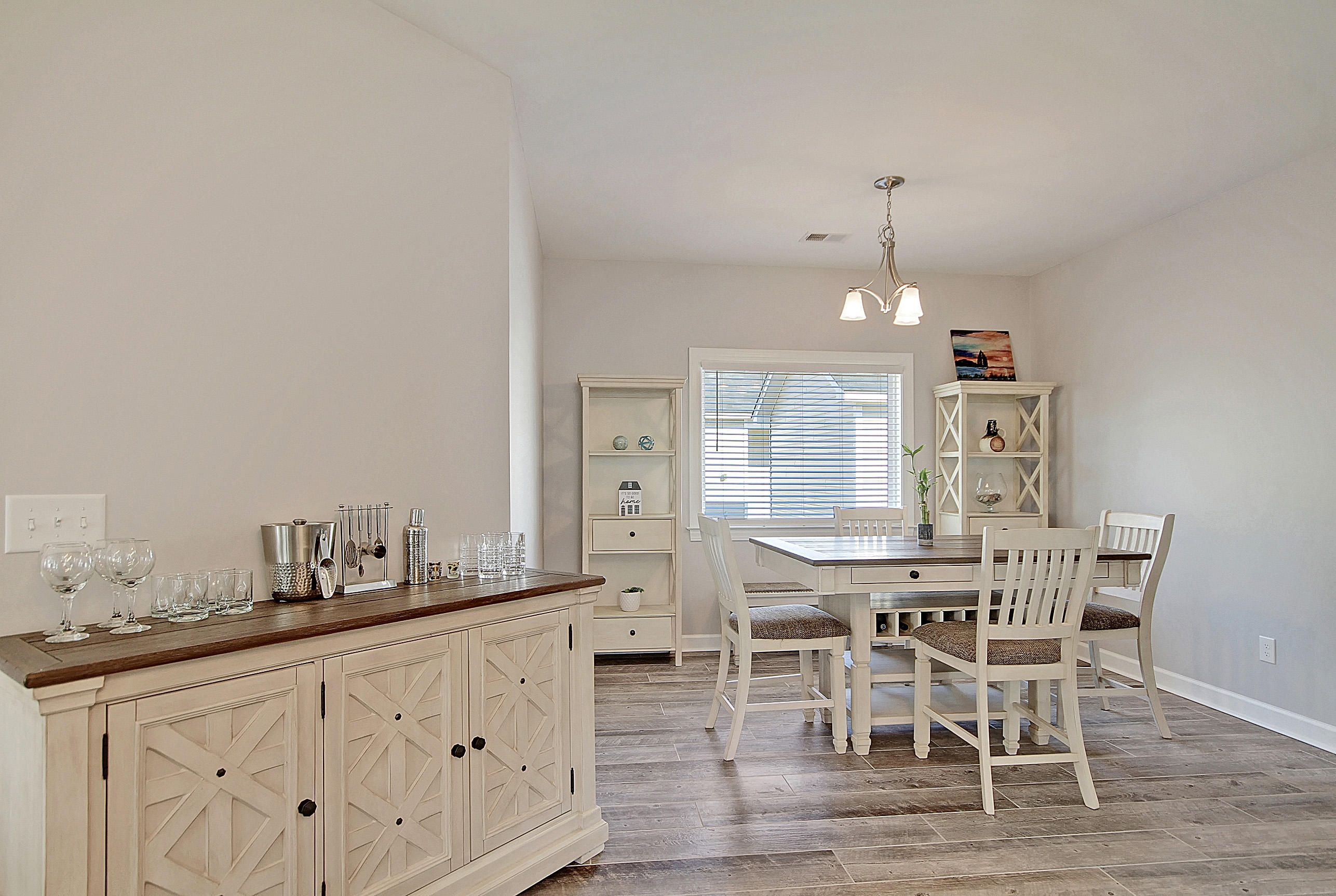 129 Pacolet Street Summerville, SC 29485 - Photo 11 of 25 CREM_129 Pacolet_016