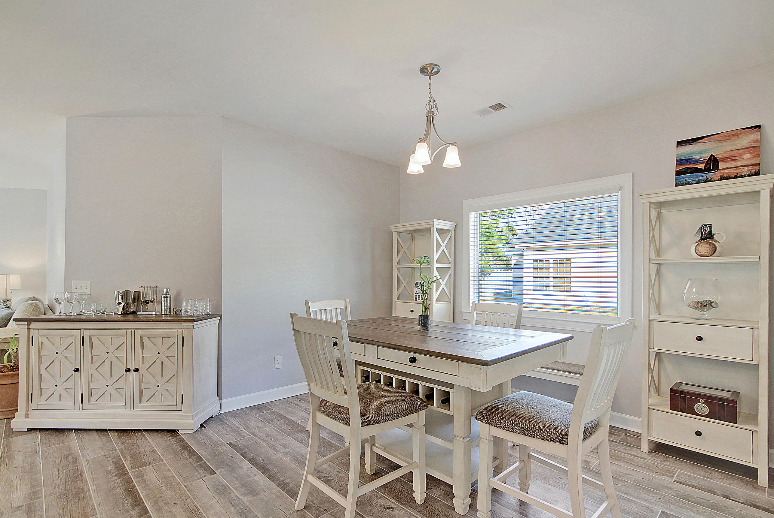 129 Pacolet Street Summerville, SC 29485 - Photo 12 of 25 CREM_129 Pacolet_017