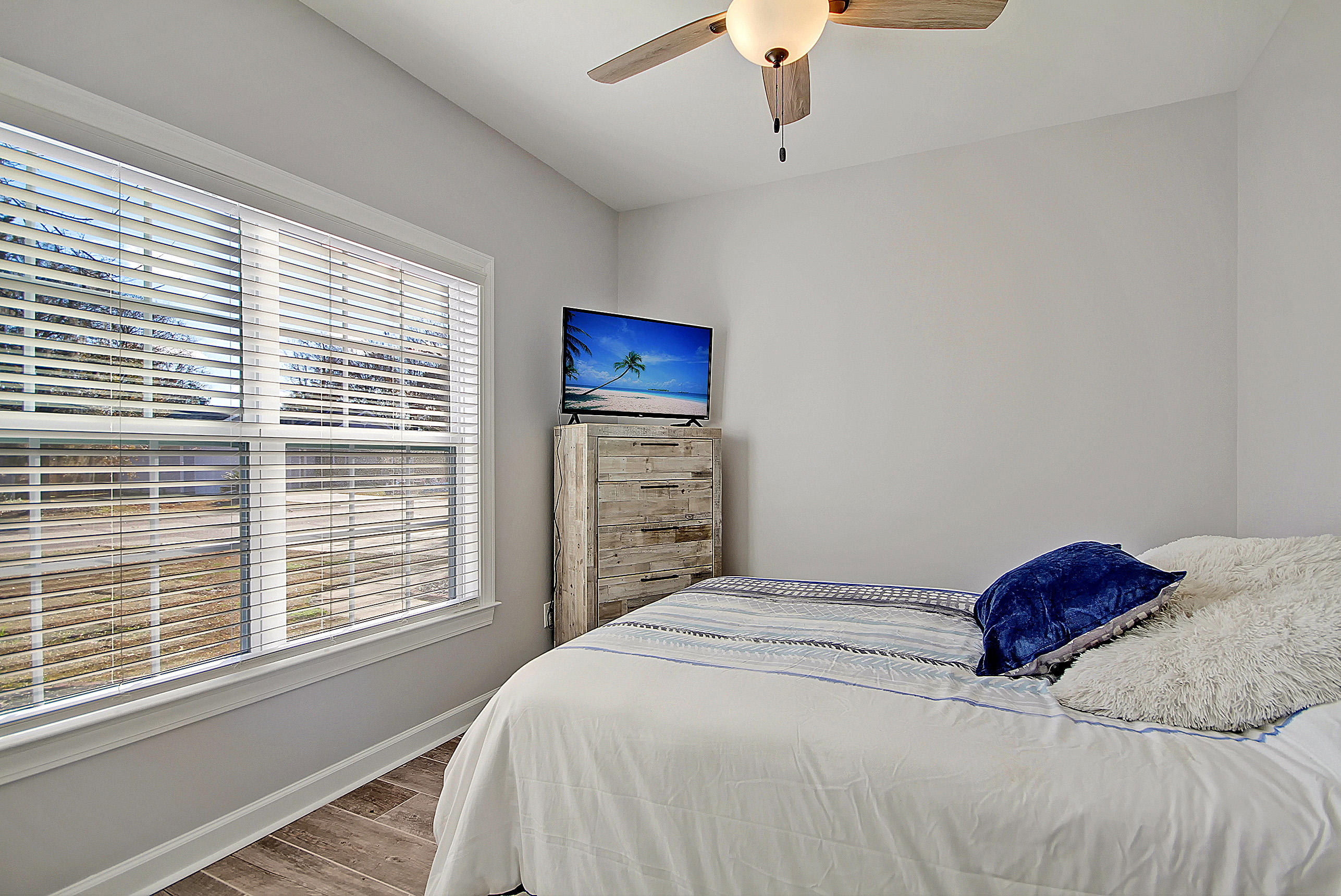 129 Pacolet Street Summerville, SC 29485 - Photo 14 of 25 CREM_129 Pacolet_028