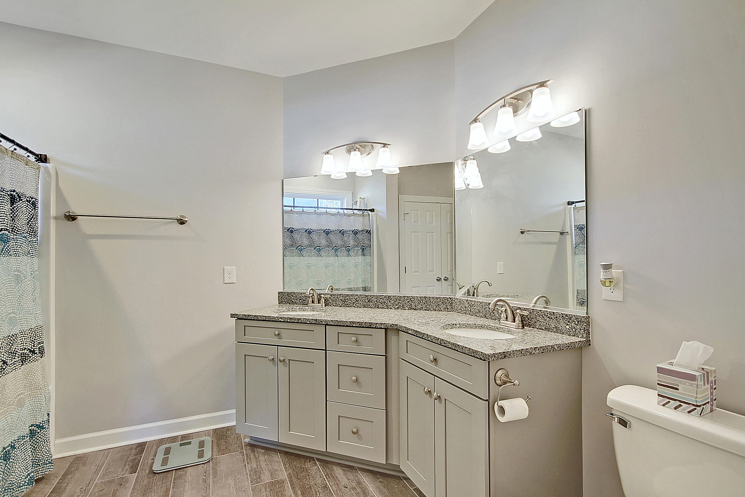 129 Pacolet Street Summerville, SC 29485 - Photo 19 of 25 CREM_129 Pacolet_025