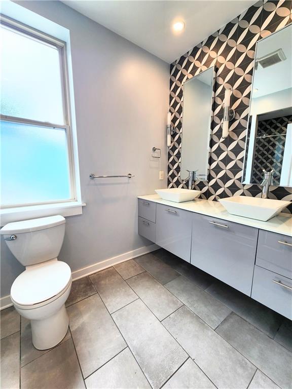 6026 Butler Street, Unit 2 Pittsburgh, PA 15201 - Photo 4 of 7