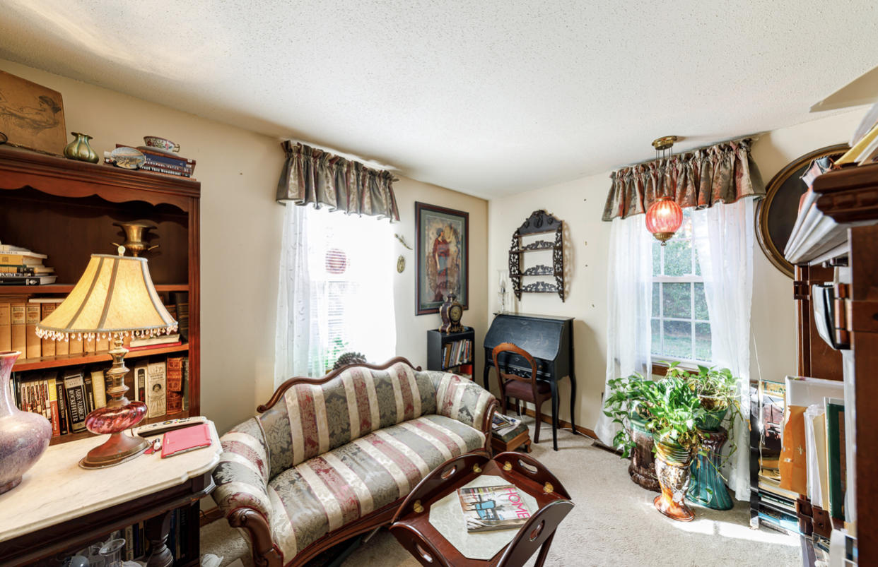 12 Ebenezer Road Osterville, MA 02655 - Photo 13 of 22 a living room with furniture and a window