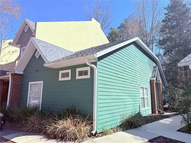 $1,800 | 4945 Northwest 1st Place, Gainesville, FL 32607