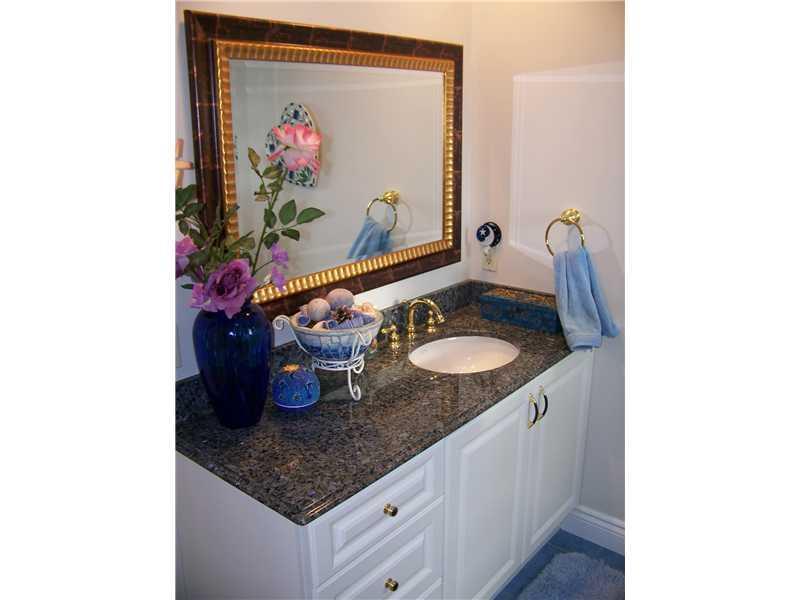35 Tide Mill Road Portland, ME 04102 - Photo 19 of 25 Bathroom. Beautiful Granite Counter...