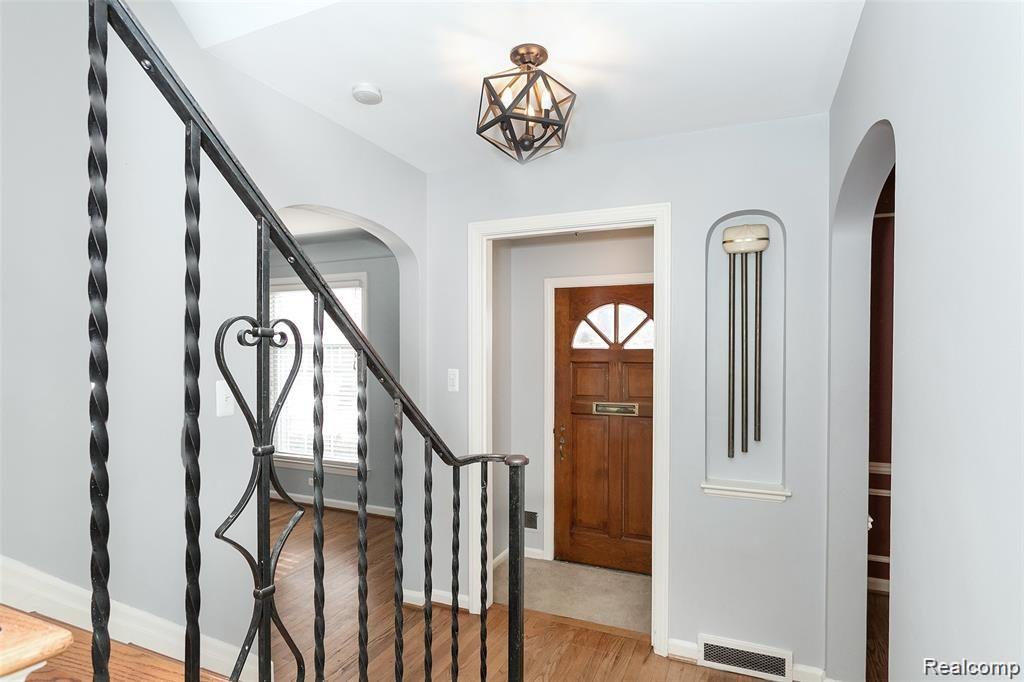 432 Roland Road Grosse Pointe Farms, MI 48236 - Photo 6 of 39