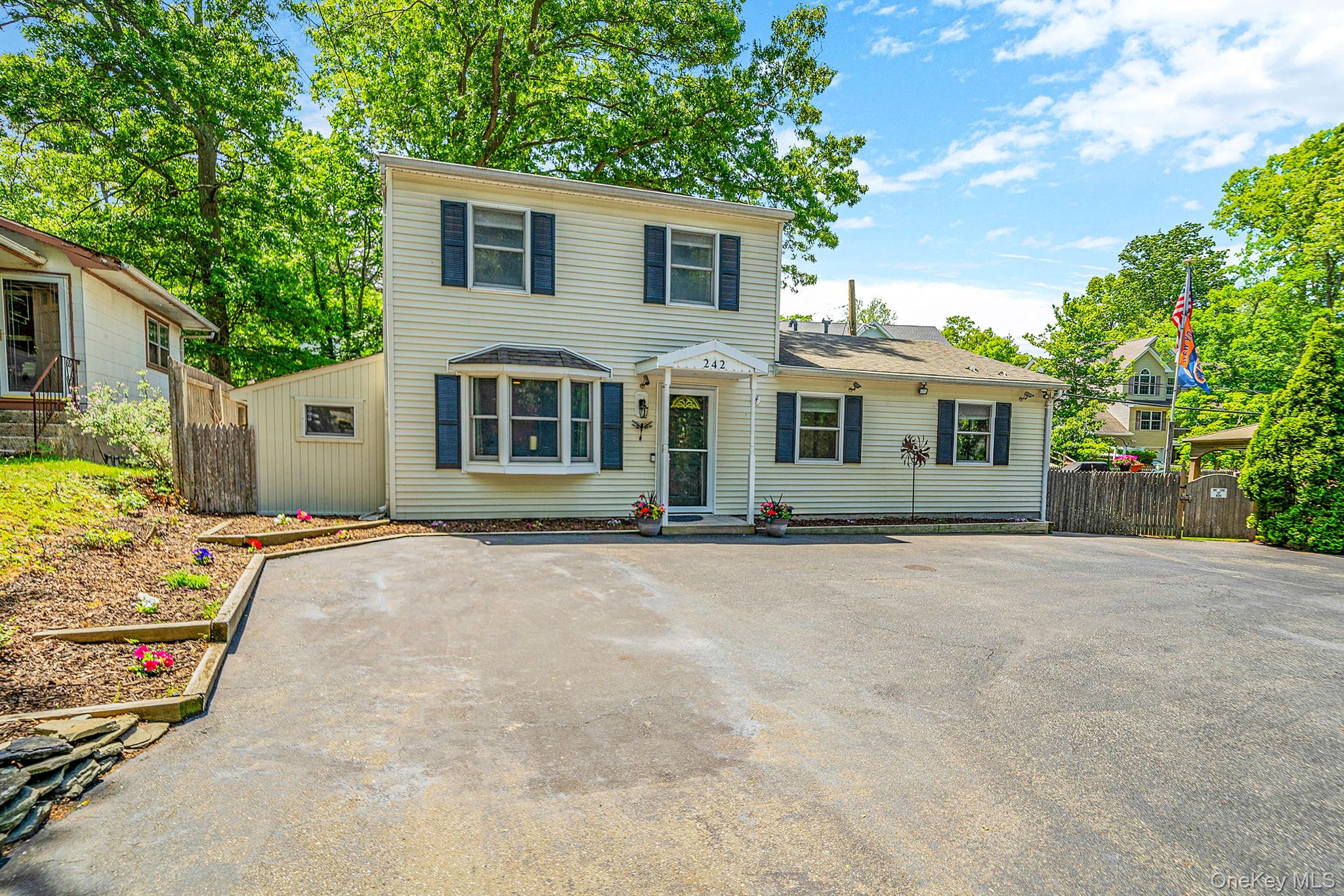 242 Lower Rocky Point Road Sound Beach, NY 11789 - Photo 3 of 36
