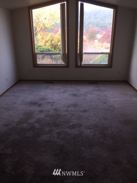 10128 Tilley Road Southwest Olympia, WA 98512 - Photo 6 of 21 Gallery Image 6