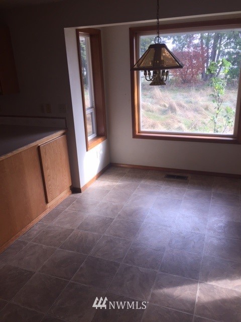 10128 Tilley Road Southwest Olympia, WA 98512 - Photo 7 of 21 Gallery Image 7