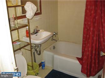 527 East Tabor Road Philadelphia, PA 19120 - Photo 4 of 8 Unit #1