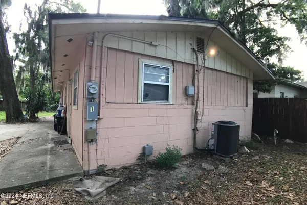 a view of a golf course