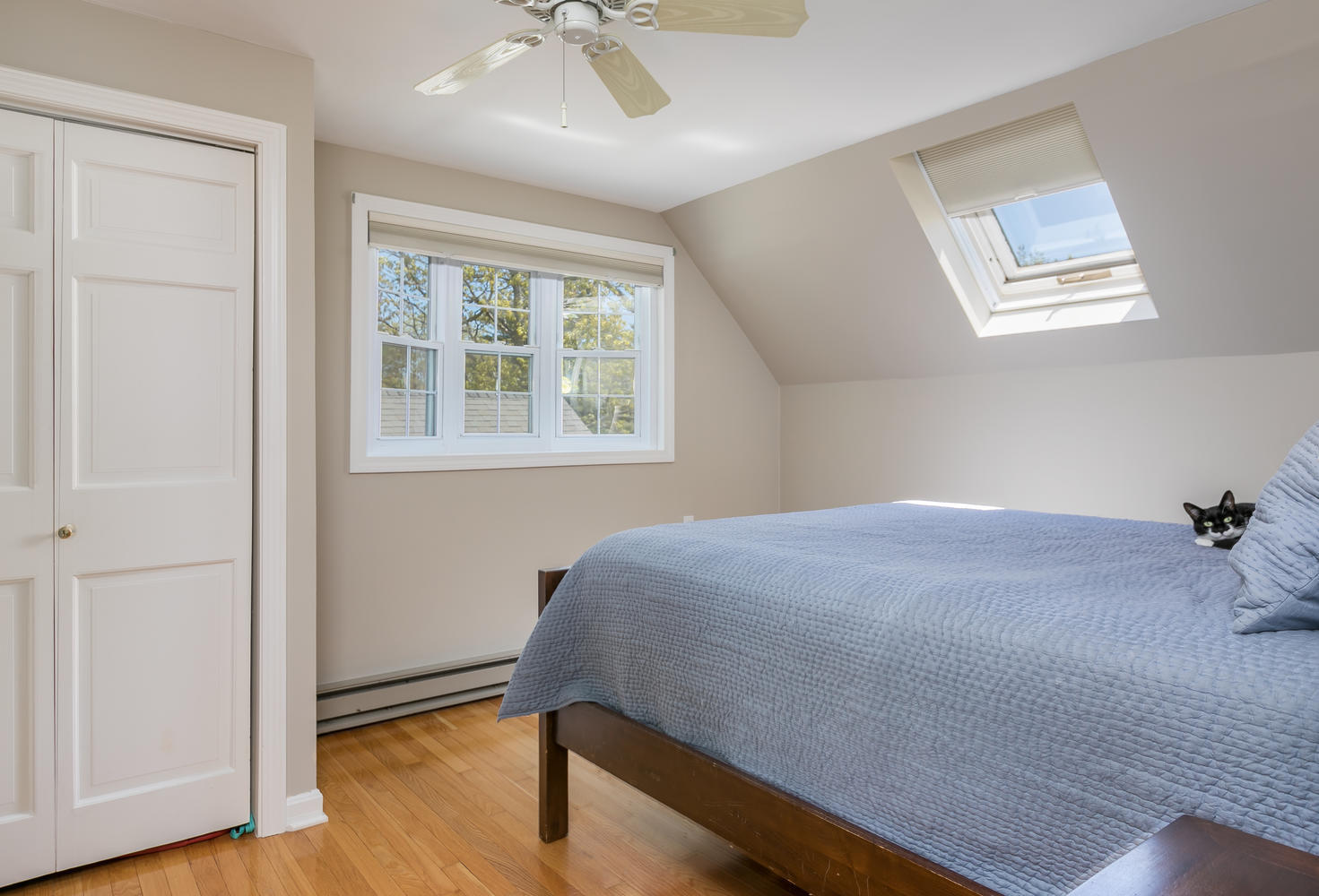 17 Hunts Point Road Cape Elizabeth, ME 04107 - Photo 26 of 45 17 Hunts Point Rd Cape-large-037-024-Bed