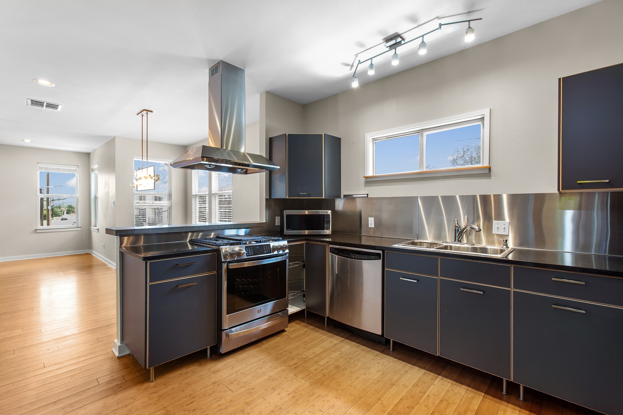 2314 South 5th Street Austin, TX 78704 - Photo 18 of 37