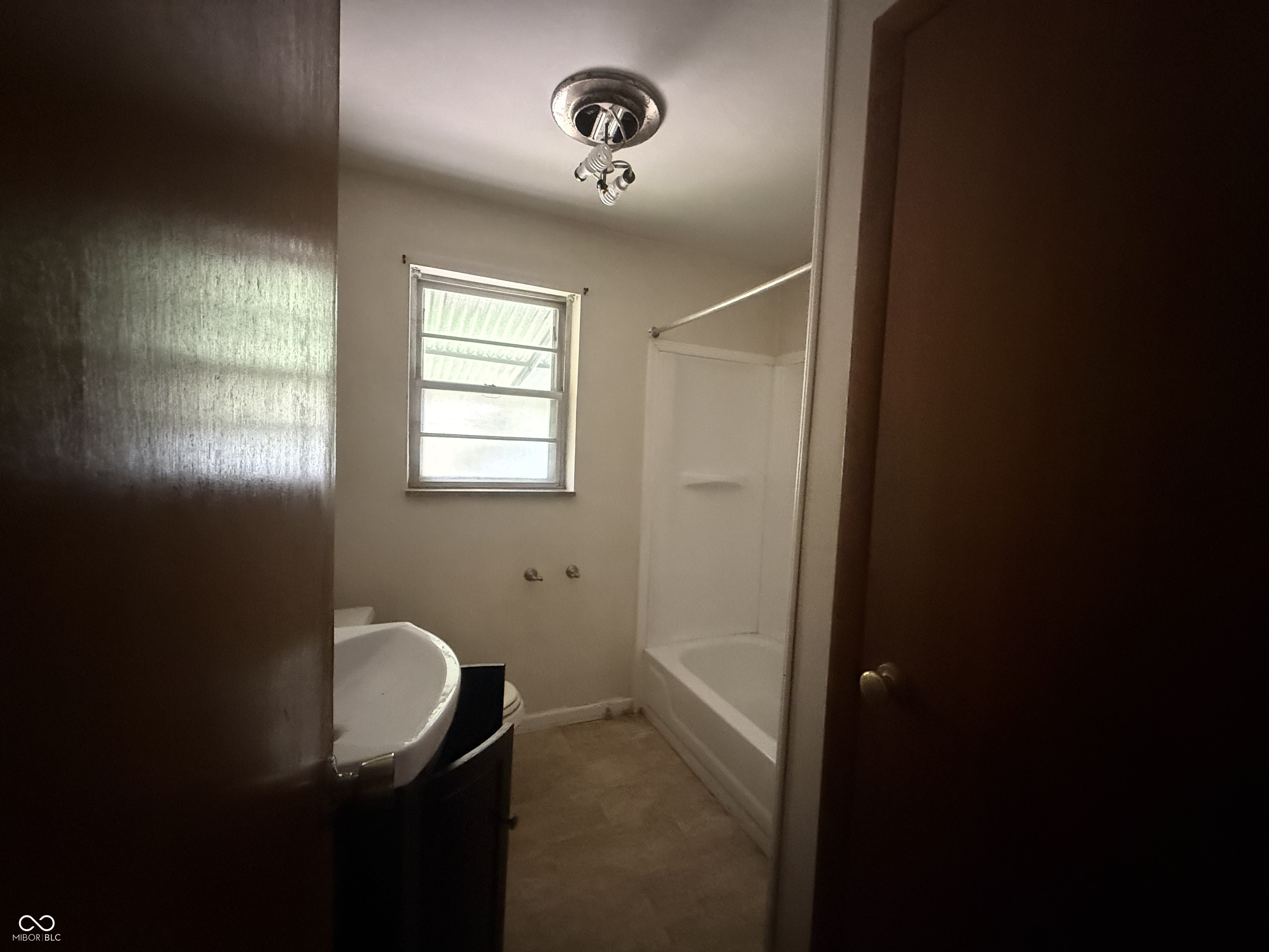 7050 Rockville Road Indianapolis, IN 46214 - Photo 11 of 17