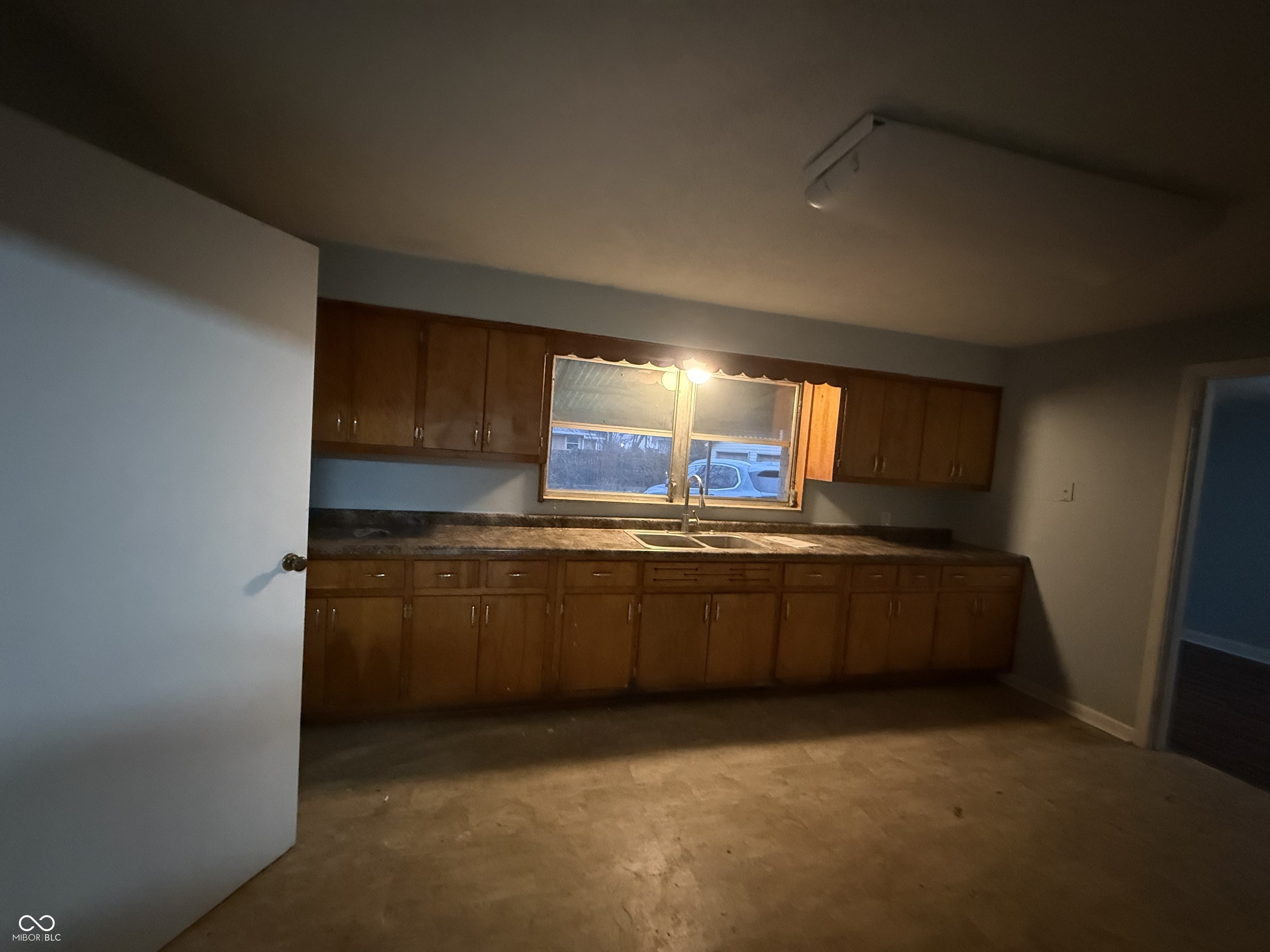 7050 Rockville Road Indianapolis, IN 46214 - Photo 25 of 40