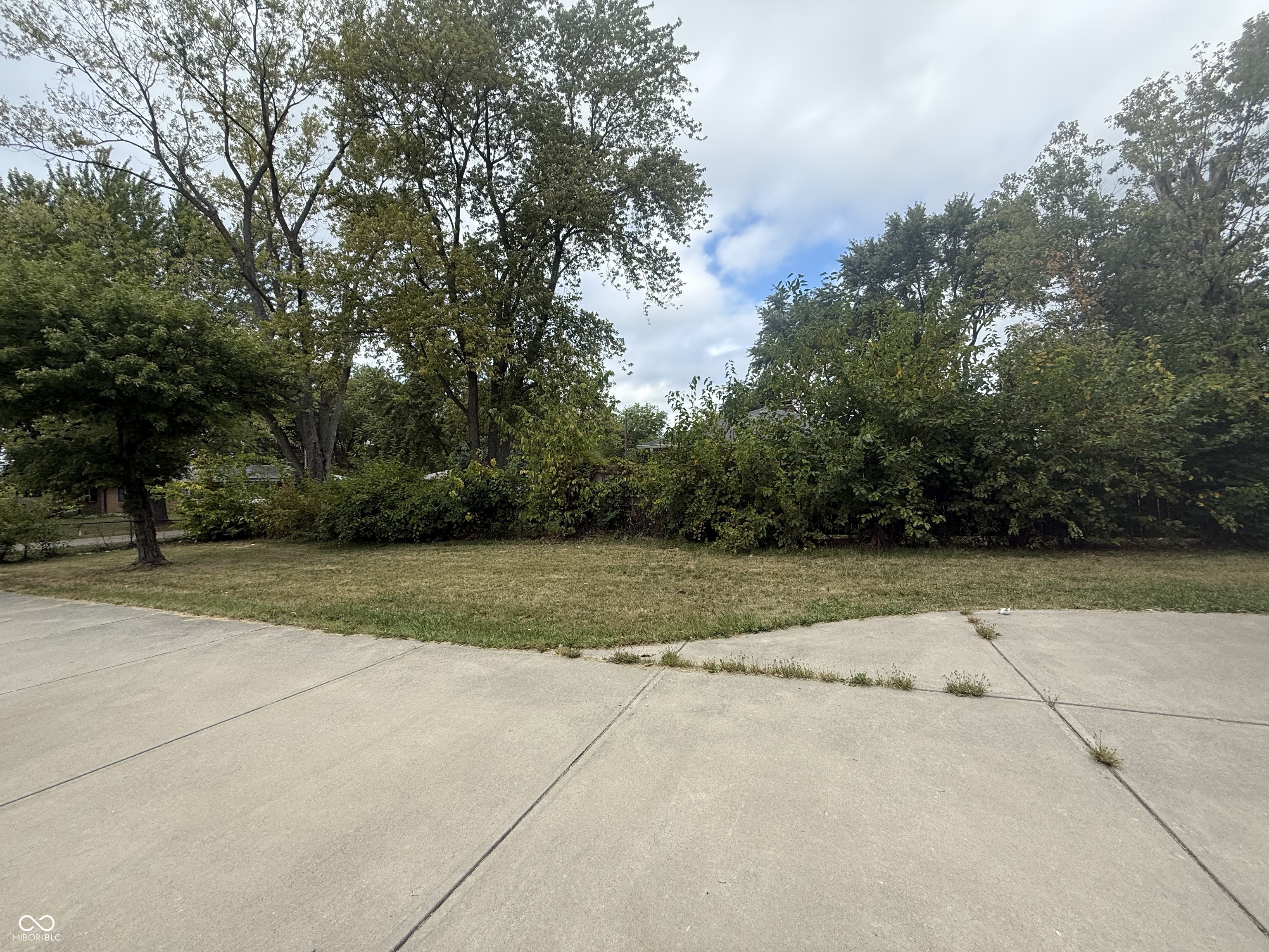 7050 Rockville Road Indianapolis, IN 46214 - Photo 6 of 17