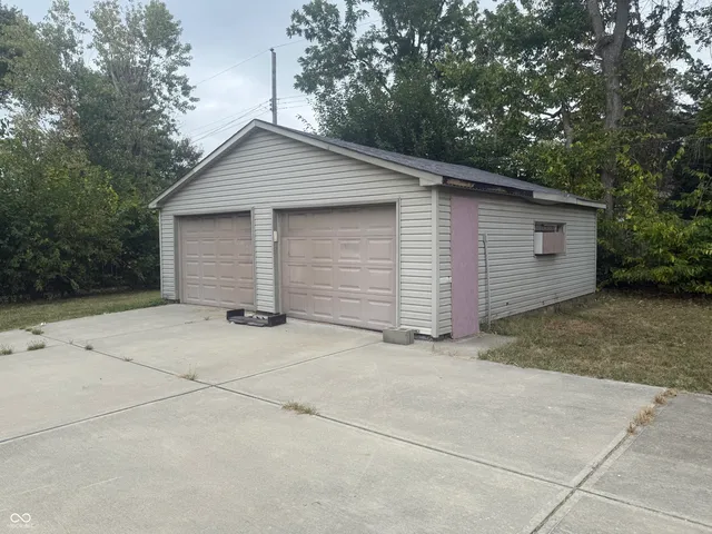 $229,000 | 7050 Rockville Road, Indianapolis, IN 46214