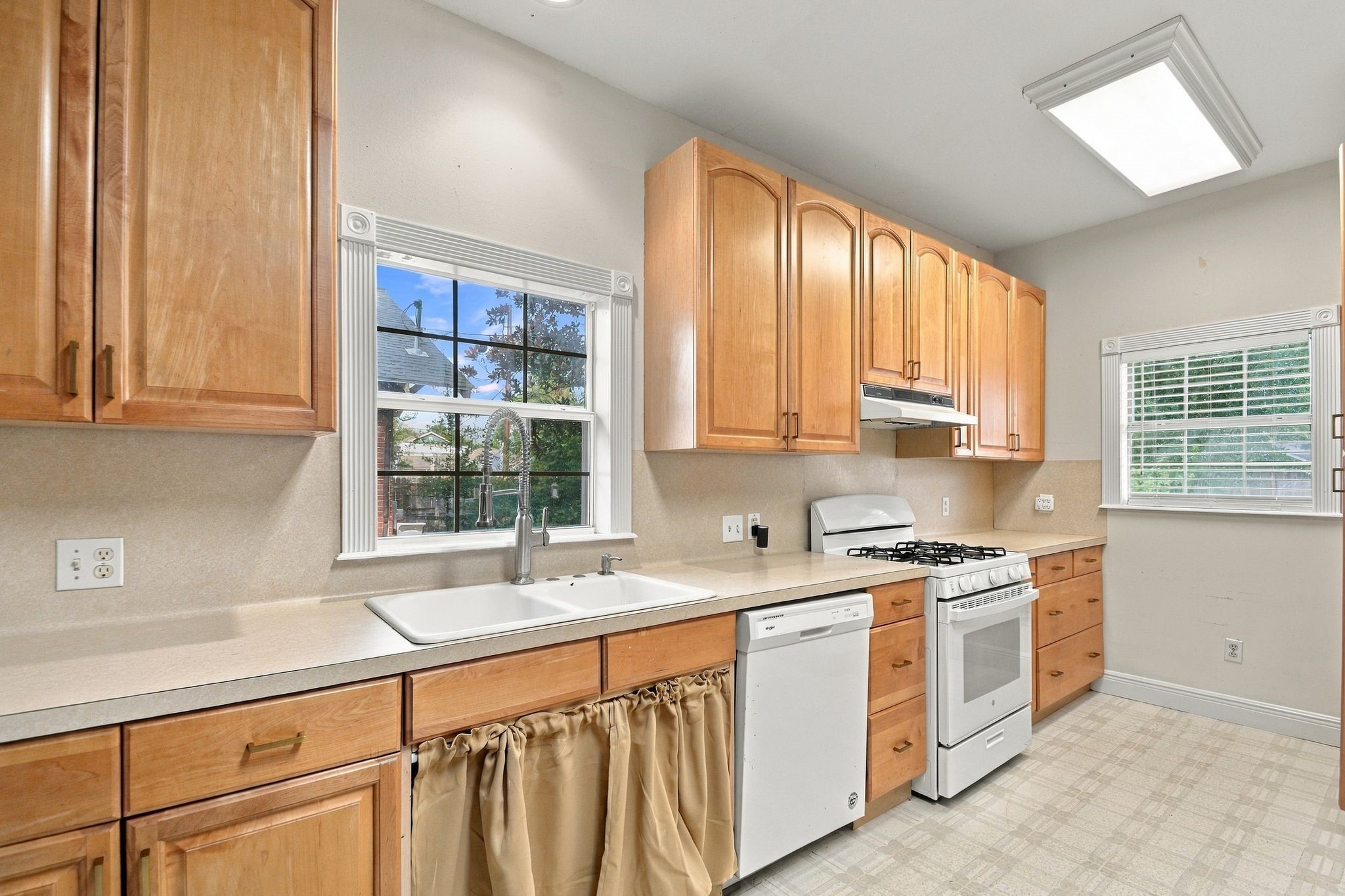 905 Pizer Street Houston, TX 77009 - Photo 9 of 20 Gallery Image 9