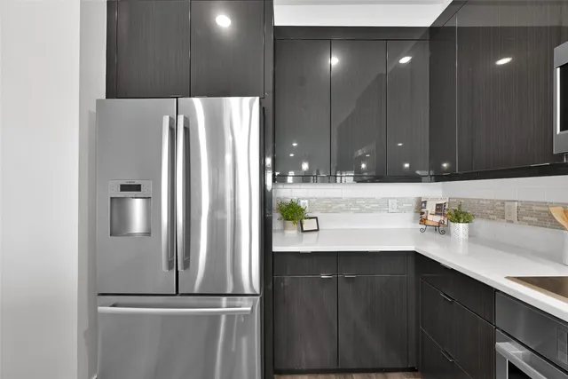 $425,000 | 199 Waterpoint Court, Unit 303, Conroe, TX 77304