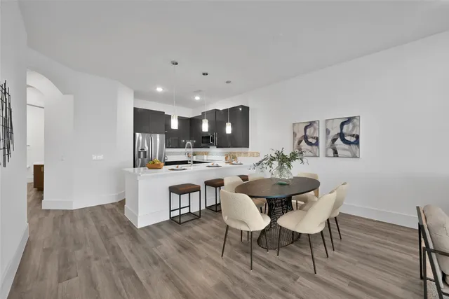 $425,000 | 199 Waterpoint Court, Unit 303, Conroe, TX 77304