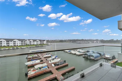 $425,000 | 199 Waterpoint Court, Unit 303, Conroe, TX 77304