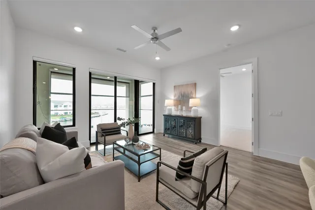 $425,000 | 199 Waterpoint Court, Unit 303, Conroe, TX 77304