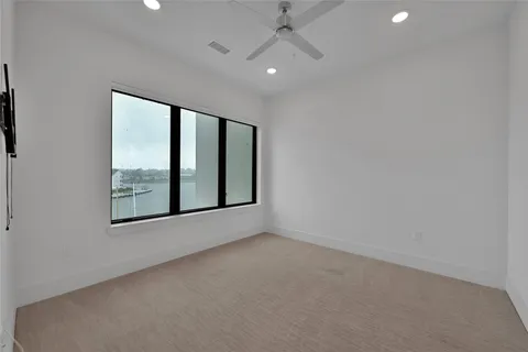 $425,000 | 199 Waterpoint Court, Unit 303, Conroe, TX 77304